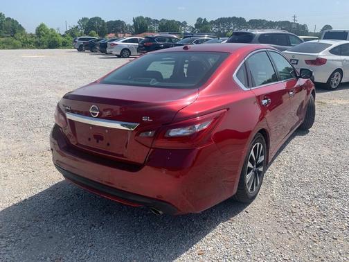 Photo 2 of 13 of 2018 Nissan Altima 2.5 SL
