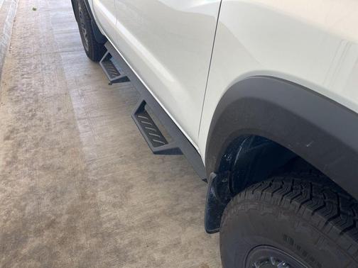 Glacier White 2026 Nissan Frontier PRO-4X