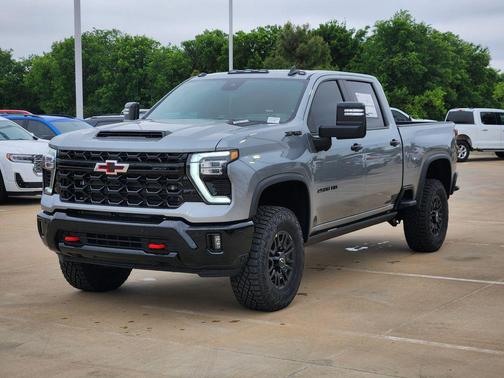 Sterling Gray Metallic 2026 Chevrolet Silverado 2500 Crew Cab, Standard Bed, XR2, 4WD