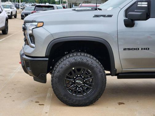 Sterling Gray Metallic 2026 Chevrolet Silverado 2500 Crew Cab, Standard Bed, XR2, 4WD