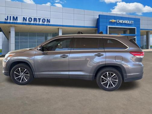 Predawn Gray Mica 2017 Toyota Highlander XLE