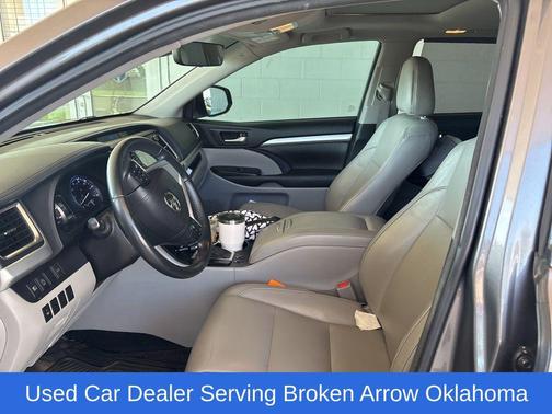 Predawn Gray Mica 2017 Toyota Highlander XLE