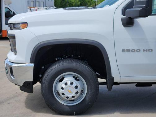 Summit White 2025 Chevrolet Silverado 3500 WT