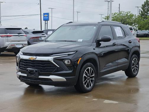 Mosaic Black Metallic 2025 Chevrolet Trailblazer LT