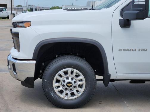 Summit White 2026 Chevrolet Silverado 2500 WT