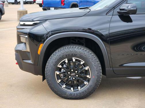 Mosaic Black Metallic 2026 Chevrolet Traverse AWD Z71