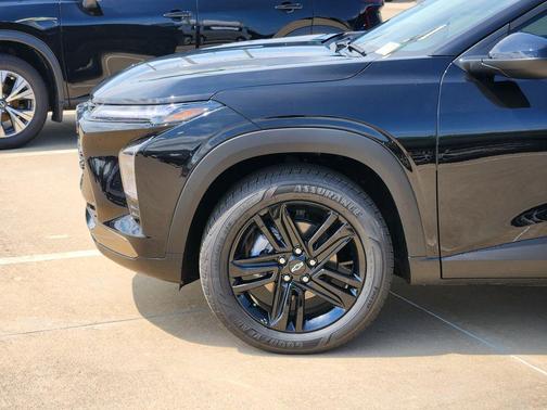 Black Metallic 2026 Chevrolet Trax FWD ACTIV