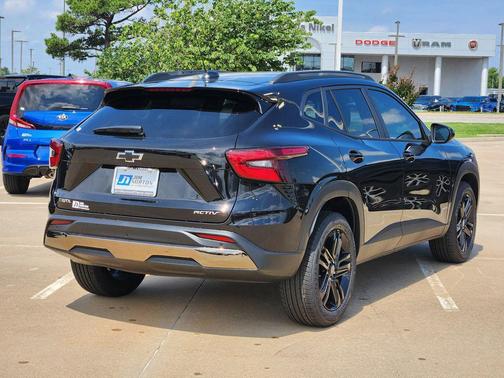 Black Metallic 2026 Chevrolet Trax FWD ACTIV