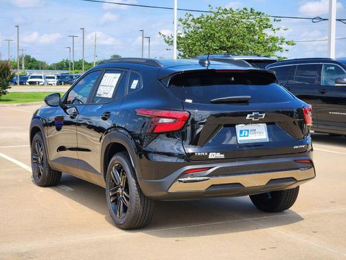 Black Metallic 2026 Chevrolet Trax FWD ACTIV