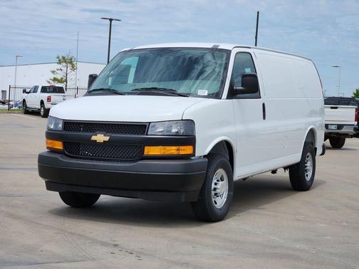 Summit White 2026 Chevrolet Express 2500 Work Van