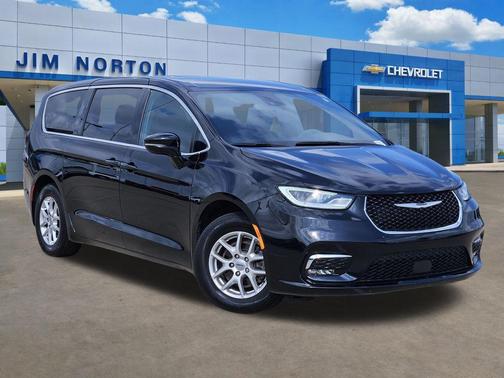 Diamond Black Crystal Pearlcoat 2024 Chrysler Pacifica Touring