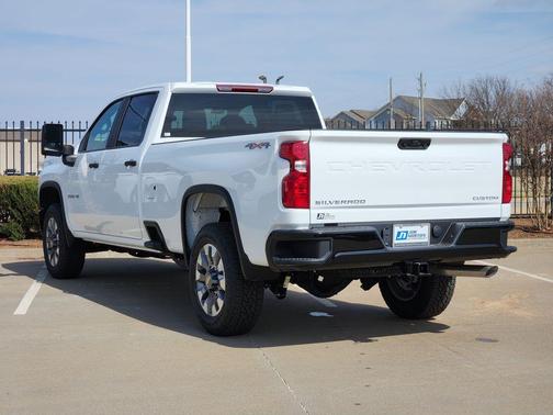 2026 Chevrolet Silverado 2500 Custom