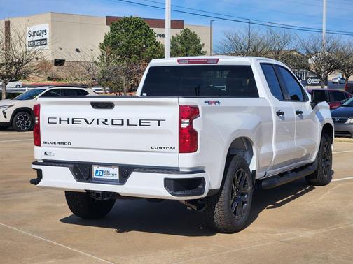 Summit White 2026 Chevrolet Silverado 1500 Custom
