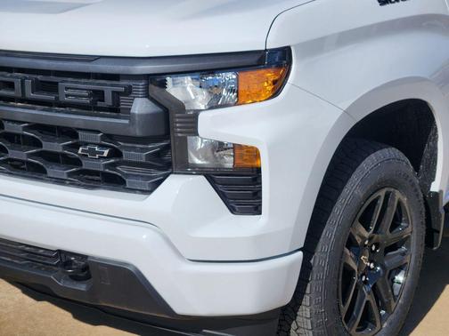 Summit White 2026 Chevrolet Silverado 1500 Custom