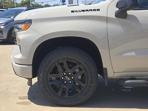 Summit White 2026 Chevrolet Silverado 1500 Custom