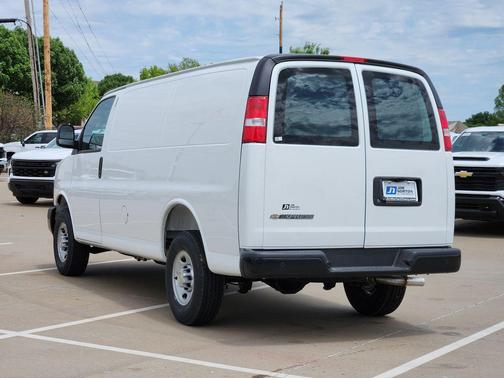 Summit White 2026 Chevrolet Express 2500 Work Van