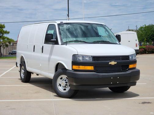 Summit White 2026 Chevrolet Express 2500 Work Van