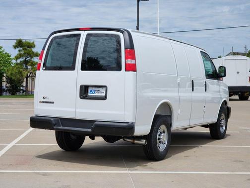 Summit White 2026 Chevrolet Express 2500 Work Van