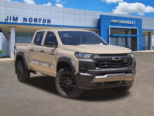 Sand Dune Metallic 2024 Chevrolet Colorado Trail Boss