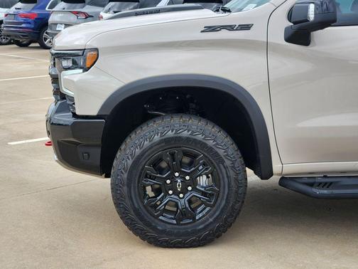 Summit White 2026 Chevrolet Silverado 1500 ZR2