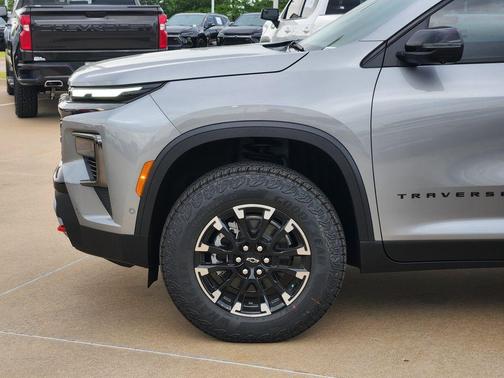 Sterling Gray Metallic 2026 Chevrolet Traverse AWD Z71
