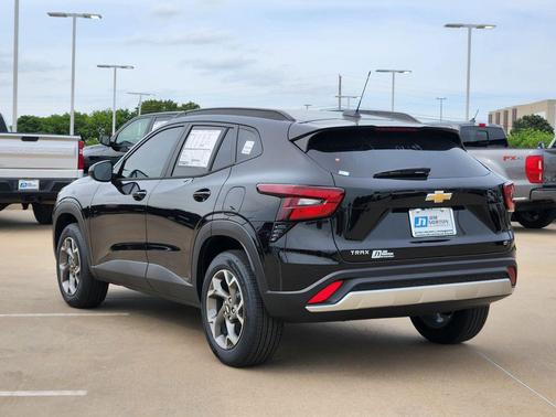Black Metallic 2026 Chevrolet Trax LT