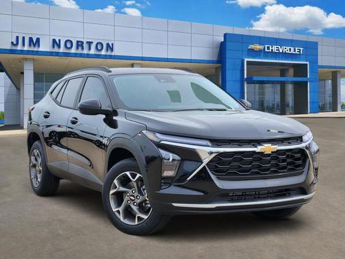 Black Metallic 2026 Chevrolet Trax LT
