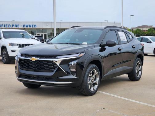 Black Metallic 2026 Chevrolet Trax LT