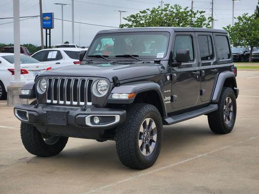 Granite Crystal Metallic Clearcoat 2018 Jeep Wrangler Unlimited Sahara