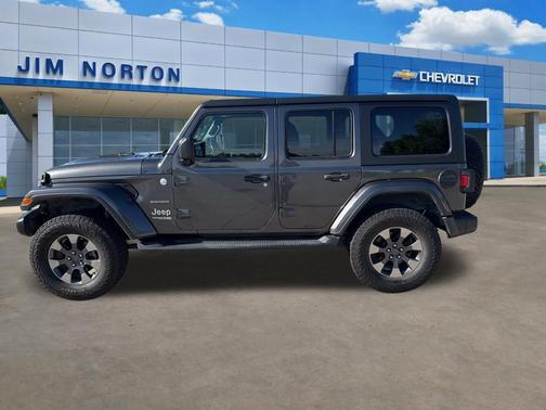 Granite Crystal Metallic Clearcoat 2018 Jeep Wrangler Unlimited Sahara