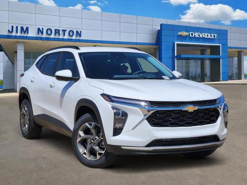 Summit White 2026 Chevrolet Trax LT