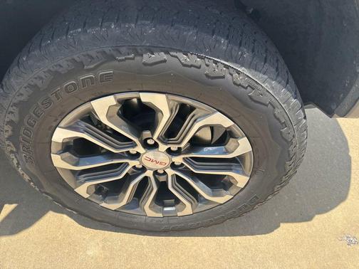 Sterling Metallic 2023 GMC Canyon Denali