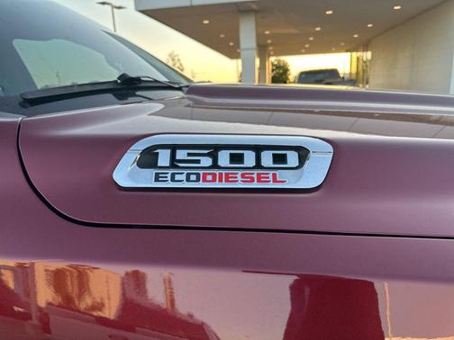 Delmonico Red Pearlcoat 2022 RAM 1500 Laramie