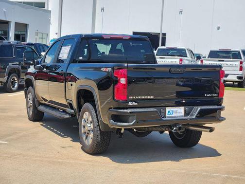 2025 Chevrolet Silverado 2500 Custom
