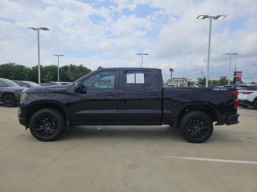 Black 2026 Chevrolet Silverado 1500 Custom