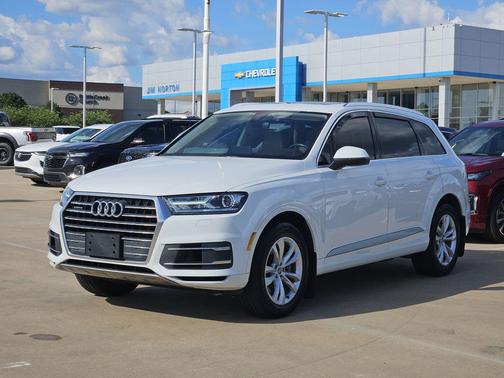 White 2018 Audi Q7 3.0T Premium Plus