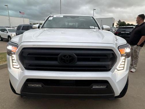 Ice Cap 2024 Toyota Tacoma SR5