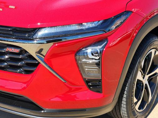 Apex Red 2026 Chevrolet Trax FWD 1RS