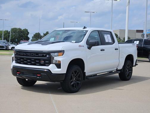 Summit White 2023 Chevrolet Silverado 1500 Custom Trail Boss