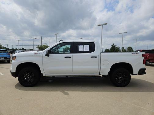 Summit White 2023 Chevrolet Silverado 1500 Custom Trail Boss