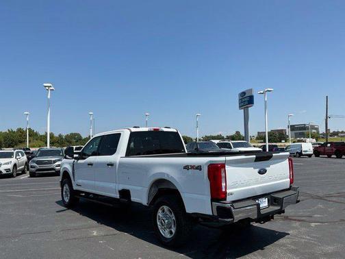 Oxford White 2026 Ford F-350 XLT