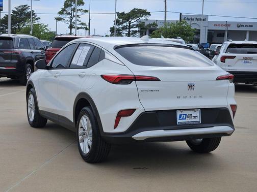 Summit White 2026 Buick Envista Preferred FWD