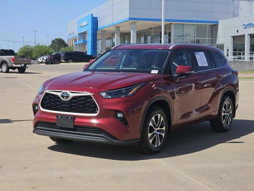 Ruby Flare Pearl 2023 Toyota Highlander XLE