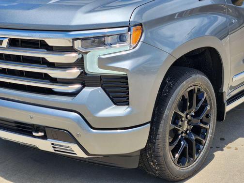 Sterling Gray Metallic 2026 Chevrolet Silverado 1500 High Country