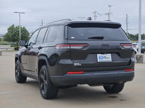 Rocky Mountain Pearlcoat 2023 Jeep Grand Cherokee L Limited