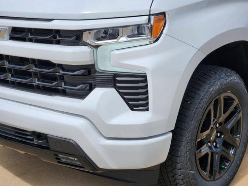 Summit White 2026 Chevrolet Silverado 1500 RST
