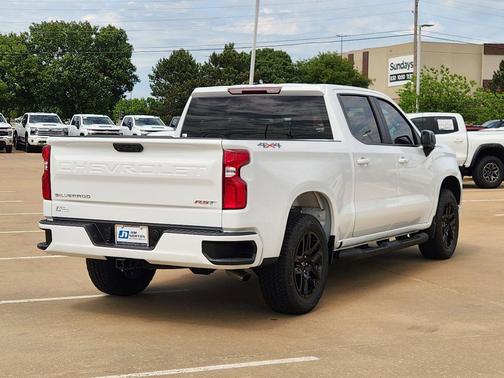 Summit White 2026 Chevrolet Silverado 1500 RST