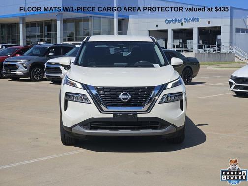 Pearl White Tricoat 2023 Nissan Rogue SV