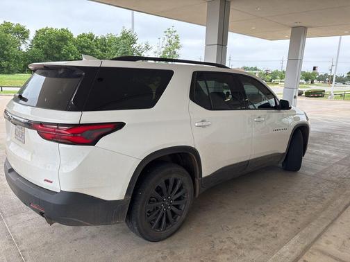 Summit White 2023 Chevrolet Traverse RS