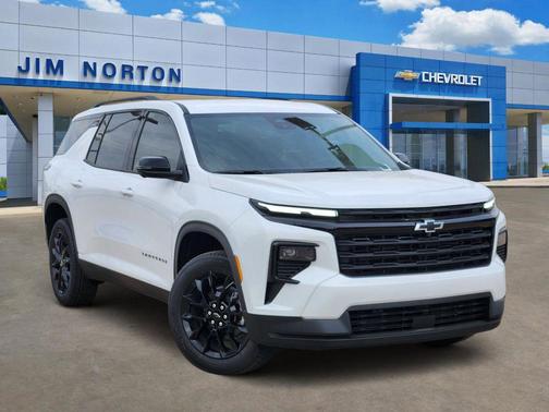 Summit White 2026 Chevrolet Traverse LT